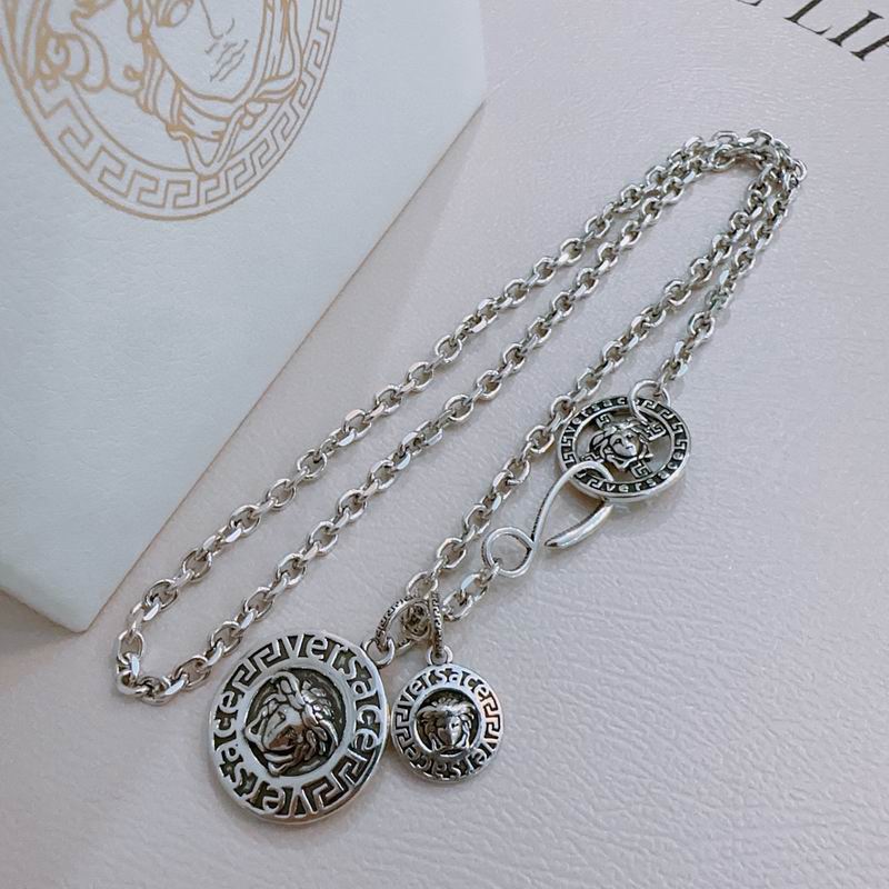 Versace necklace lyx208
